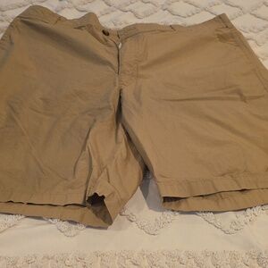 COLUMBIA Men's Cargo Shorts in Olive Tan with Black Belt